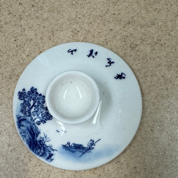 Authentic Chinese tea steeper Blue and White Scenic Mug with Lid and Saucer - Picture 3 of 8